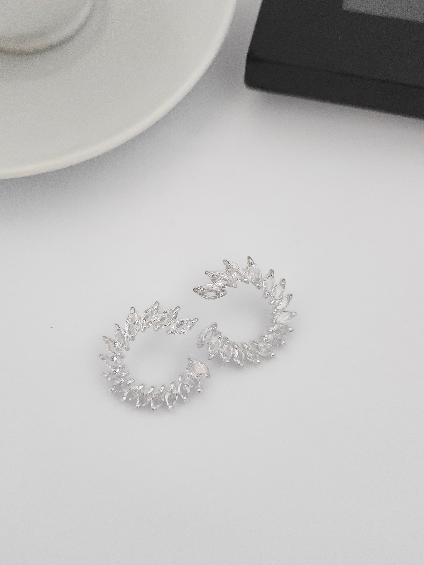 BRINCO MEIA LUA CRISTAL