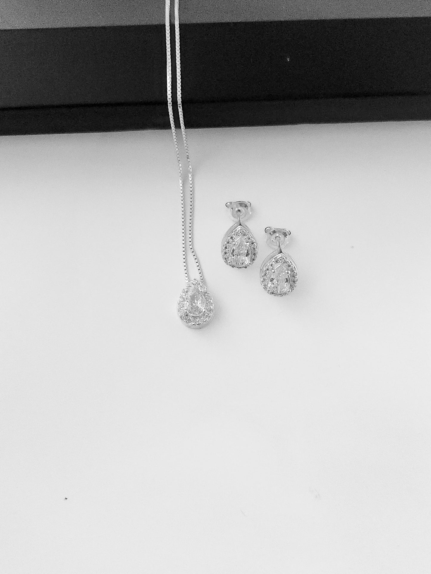 CONJUNTO GOTA DE PRATA