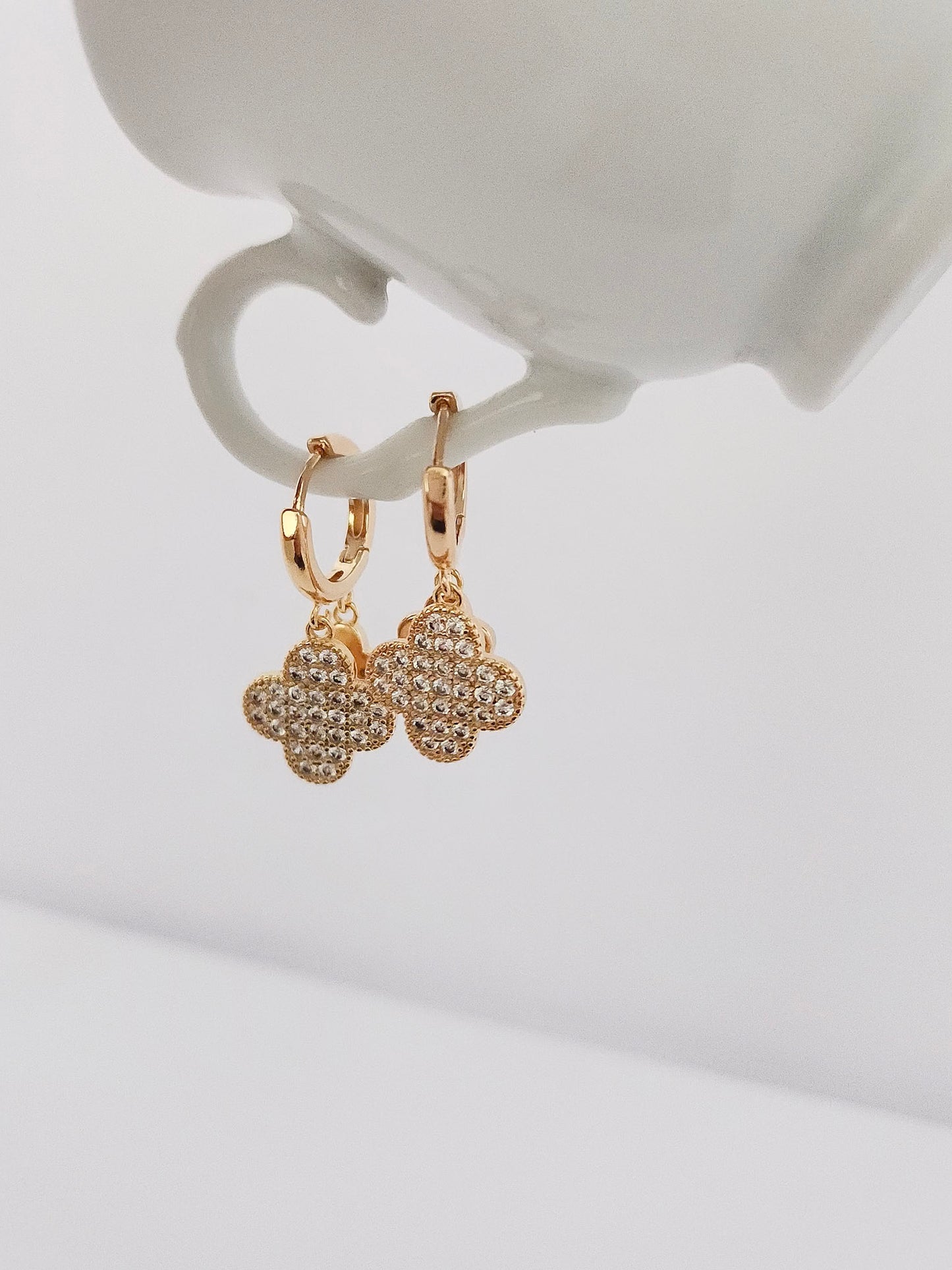 BRINCO TRAQUETA TREVO BRILHANTE