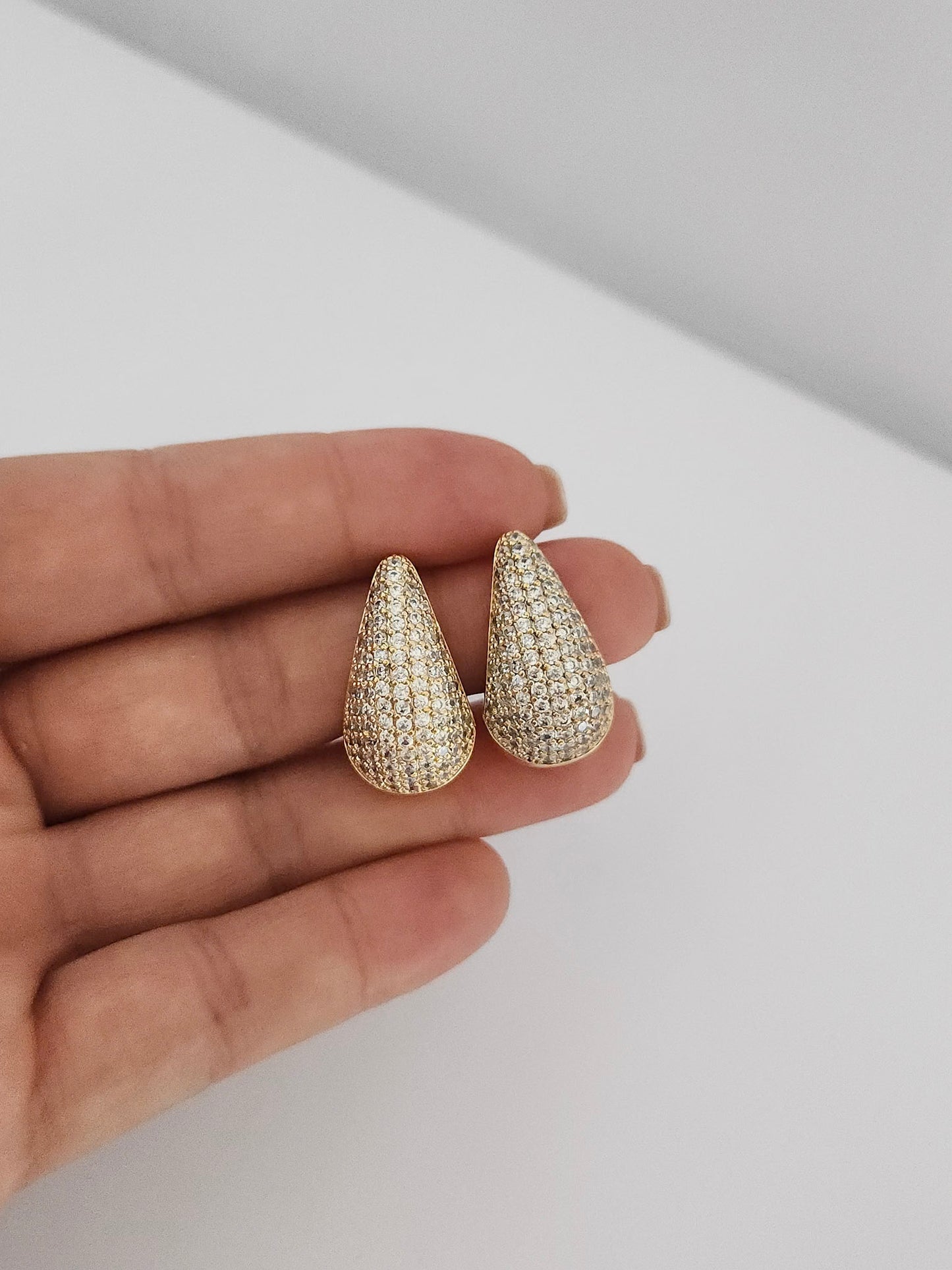 BRINCO GOTA CRAVEJADO