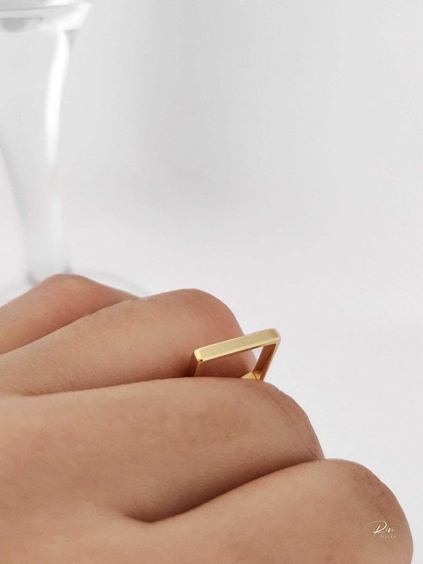 PIERCING AURUM